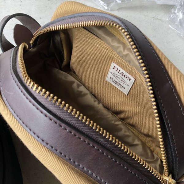 画像3: FILSON RUGGED TWILL TRAVEL KIT / Tan (3)