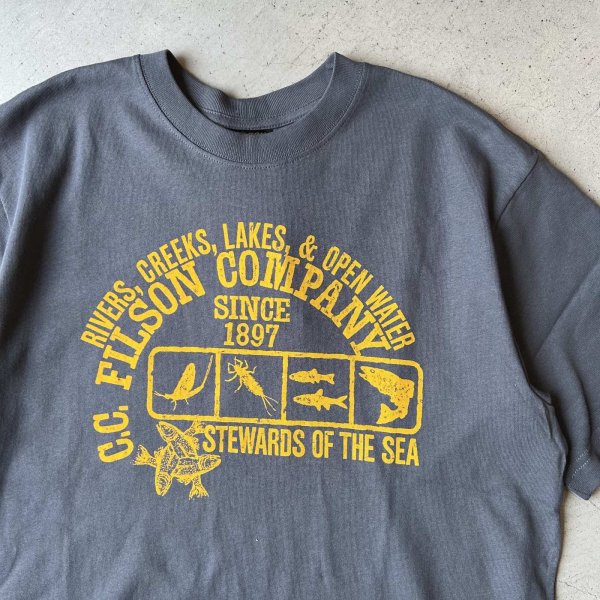 画像2: FILSON Frontier Graphic Tee / Blue Grey (2)